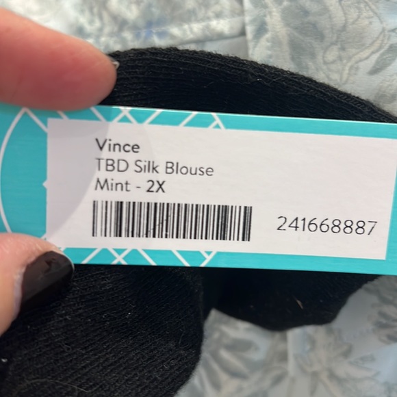 Vince Dahlia Sculpted Silk Blouse - Picture 4 of 4